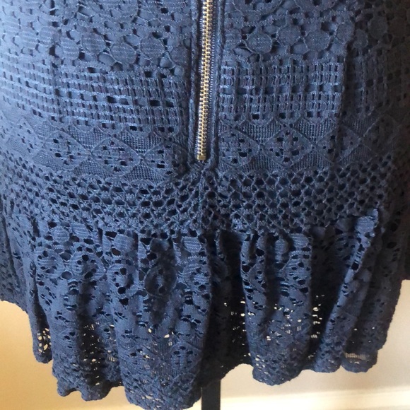 NEW WITH TAGS Forever 21 Lace Tiered Skirt Zip-back with eye-hook. Navy Sz Small - Picture 7 of 13